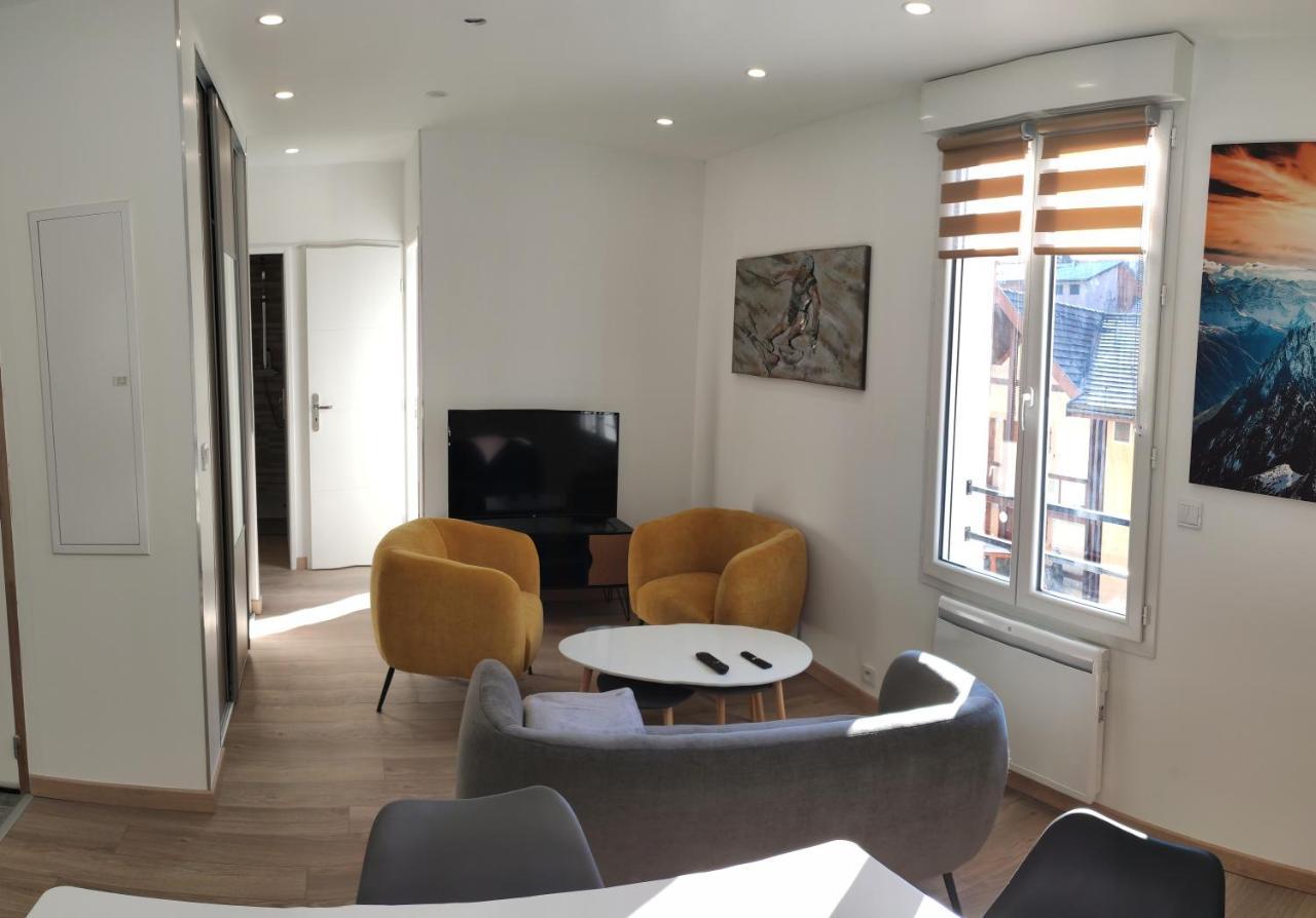 Joli Appartement Renove Avec Terrasse Brides-les-Bains Luaran gambar