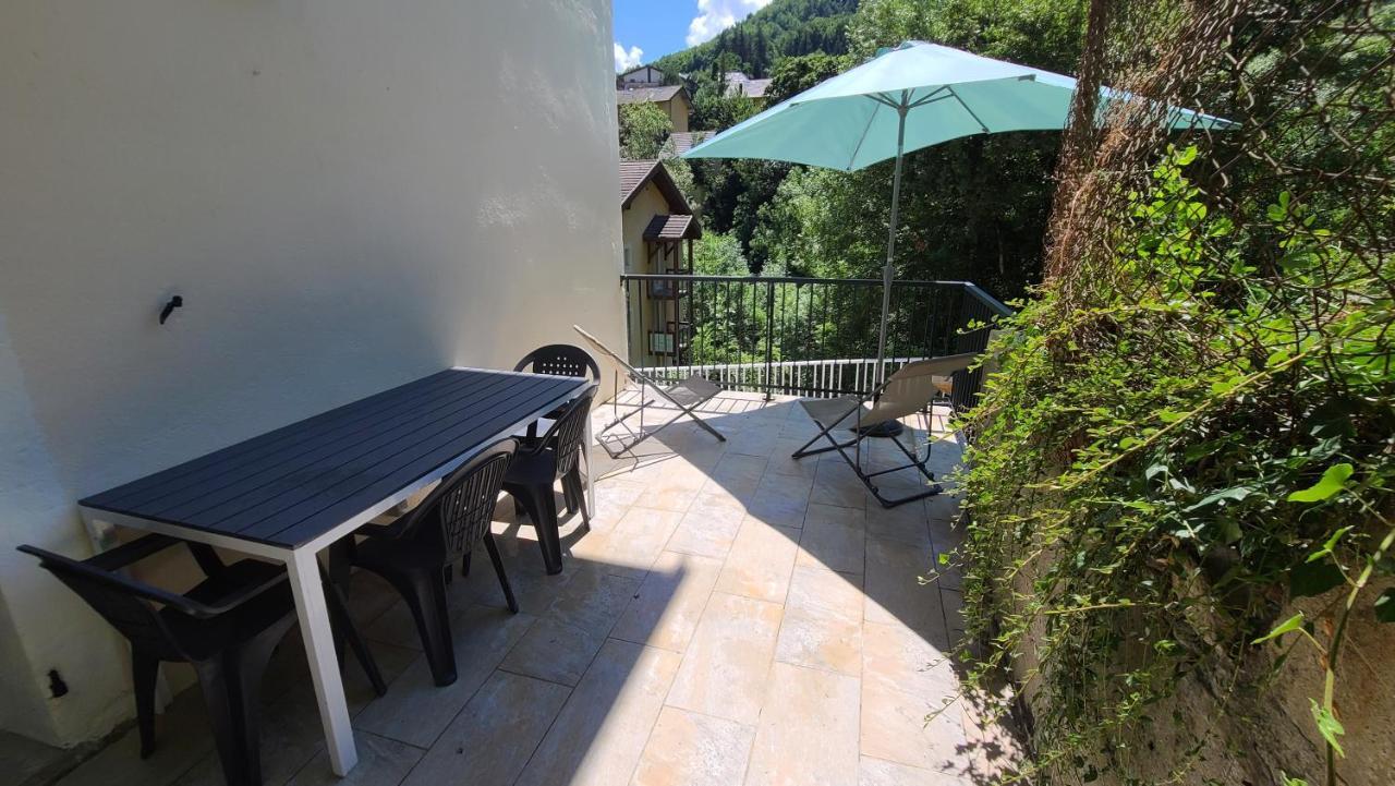 Joli Appartement Renove Avec Terrasse Brides-les-Bains Luaran gambar